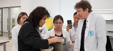 В Архиве Президента прошел мастер-класс по реставрации исторических документов фото галереи 3